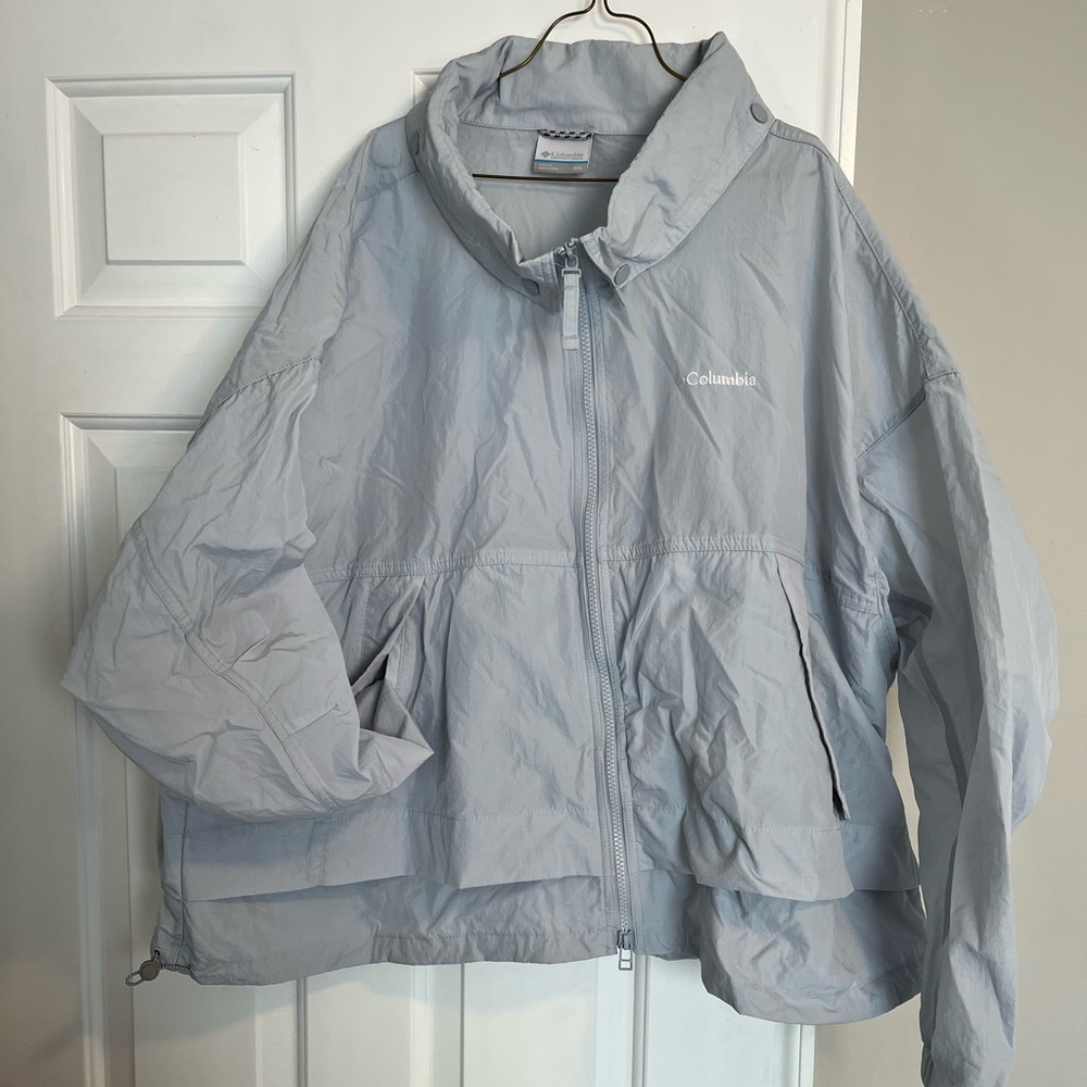 Light gray windbreaker Columbia windbreaker
